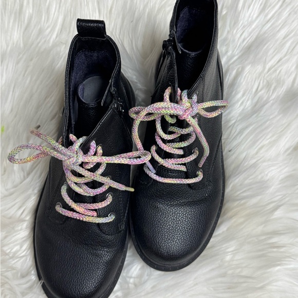 Cat & Jack black boot, size 3 - Picture 2 of 9